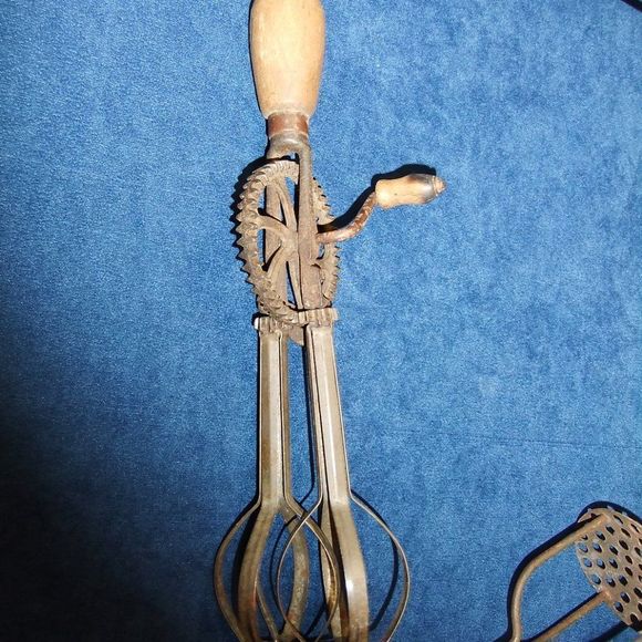 Antique Potatoes Masher & whisk  & egg beater 4 items in total - Picture 5 of 8